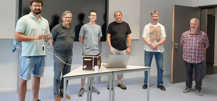 Techniker übergeben Projektarbeiten an die Stadt Karlsruhe