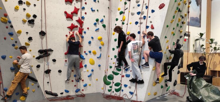 Ein sportlicher Tag im DAV Kletter- und Boulderzentrum